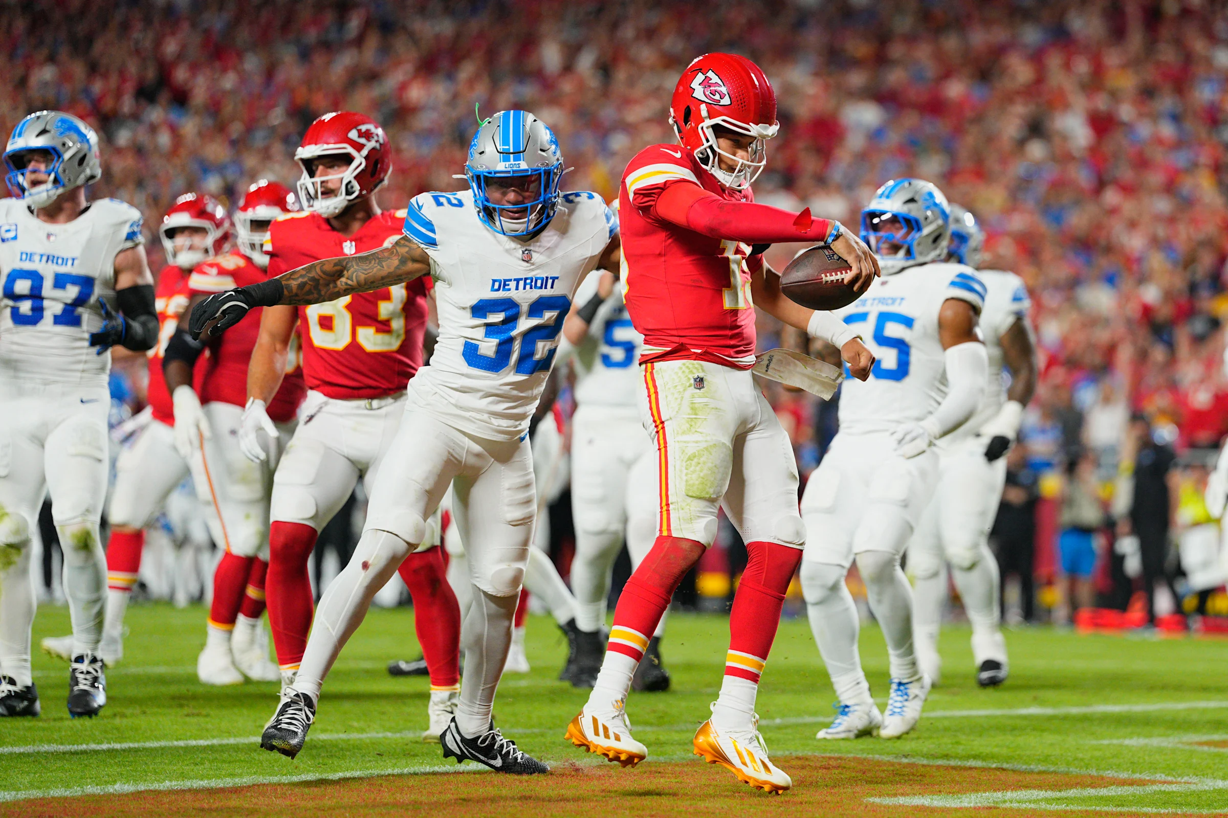 Sunday Night Football Patrick Mahomes’ 4 total TDs help Chiefs beat the Lions at Arrowhead 30-17